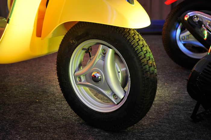 Vespa LX 125 image gallery